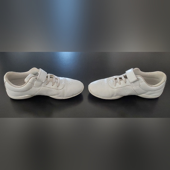Sport White Cheer Shoes / Size 2 - Picture 3 of 6
